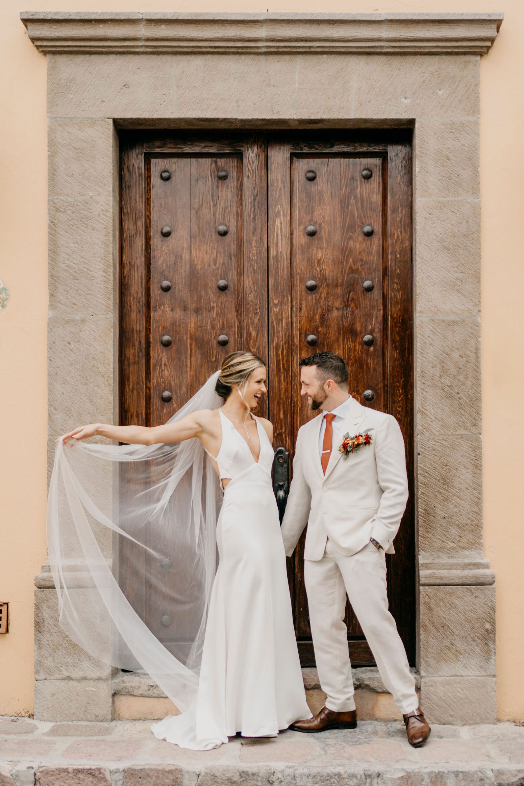 Retrato de novios en boda destino México por Fernando Ruiz