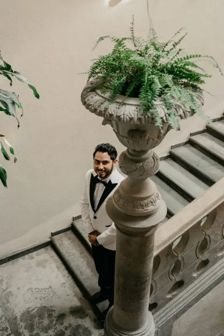 Bride portraits and Ianndey dress details, wedding in Guanajuato