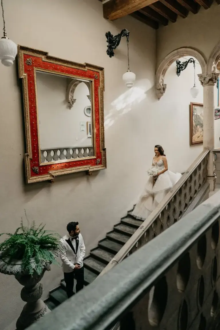 Bride portraits and Ianndey dress details, wedding in Guanajuato