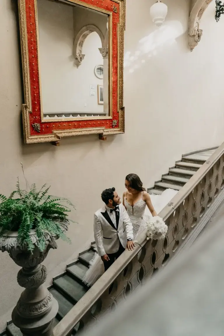 Bride portraits and Ianndey dress details, wedding in Guanajuato