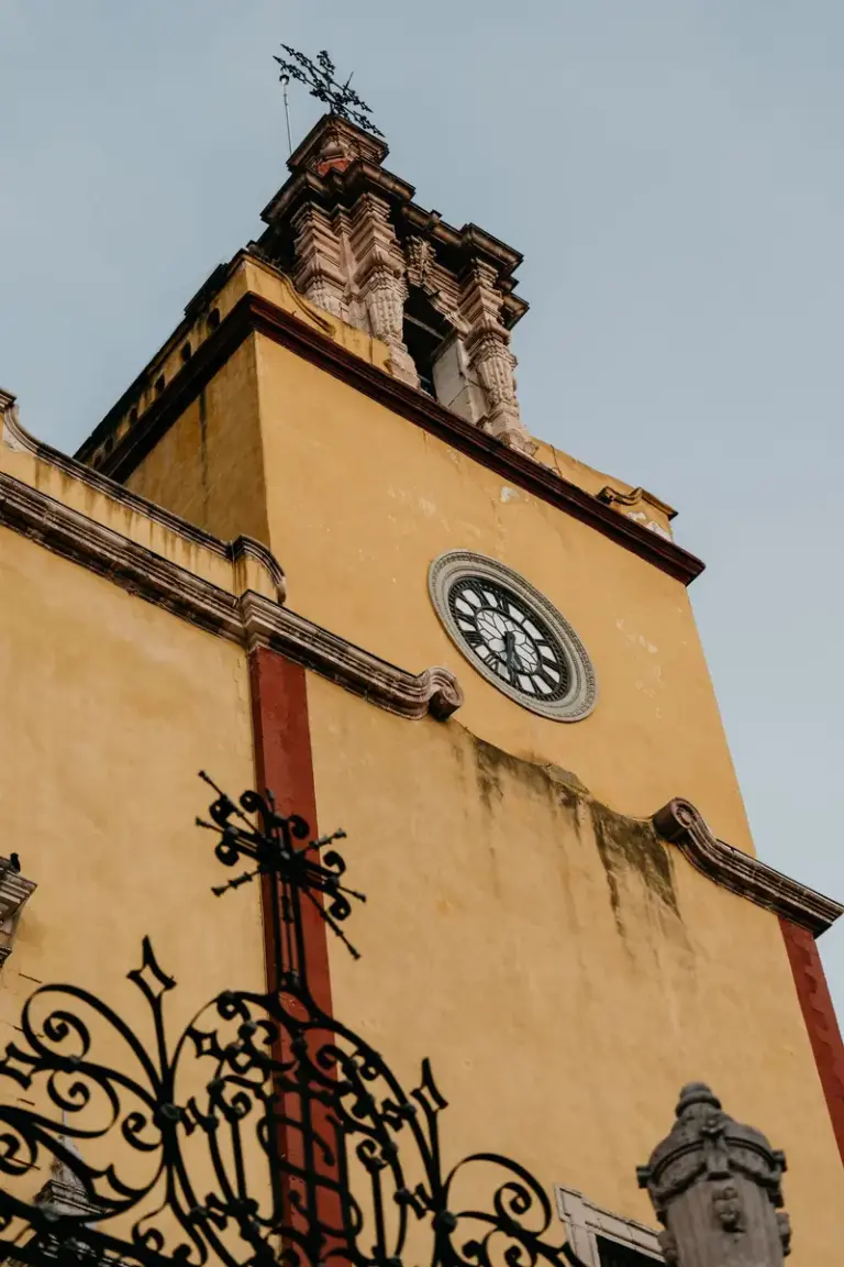 Religious ceremony at the Basílica Colegiata de Nuestra Señora de Guanajuato
