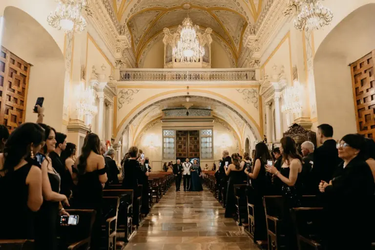 Religious ceremony at the Basílica Colegiata de Nuestra Señora de Guanajuato