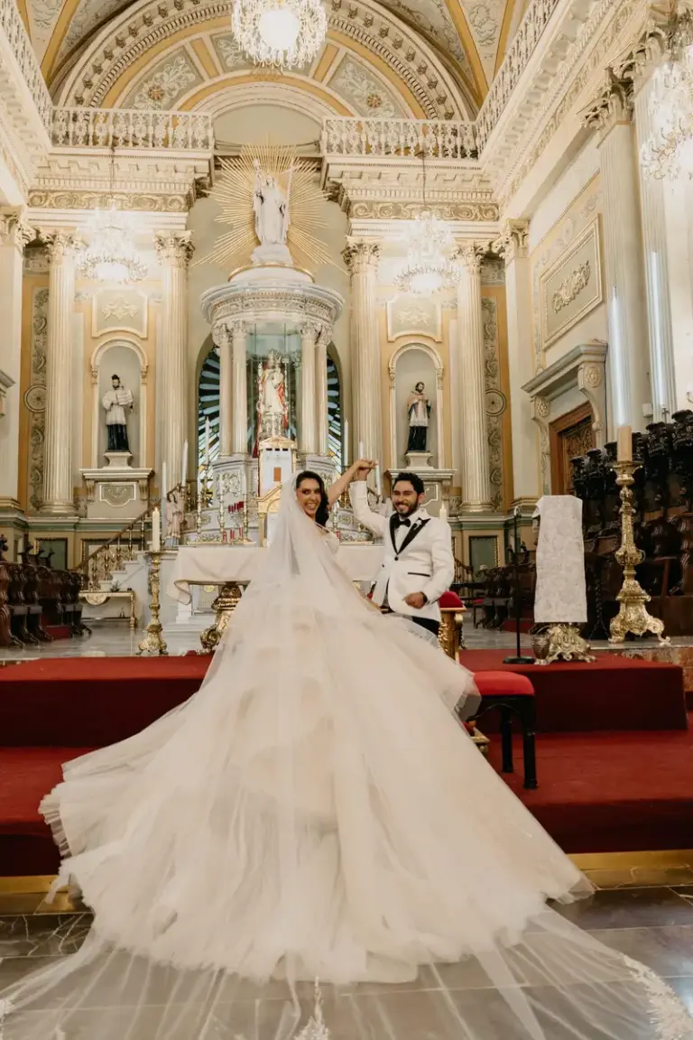 Religious ceremony at the Basílica Colegiata de Nuestra Señora de Guanajuato