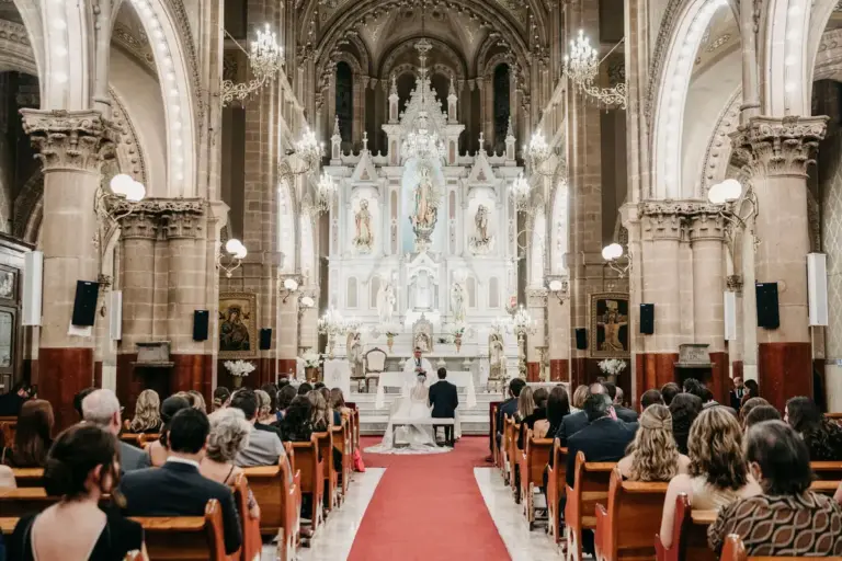Ceremonia religiosa en el Templo del Inmaculado Corazón de María, León, Guanajuato