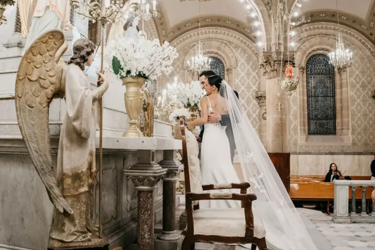 Ceremonia religiosa en el Templo del Inmaculado Corazón de María, León, Guanajuato