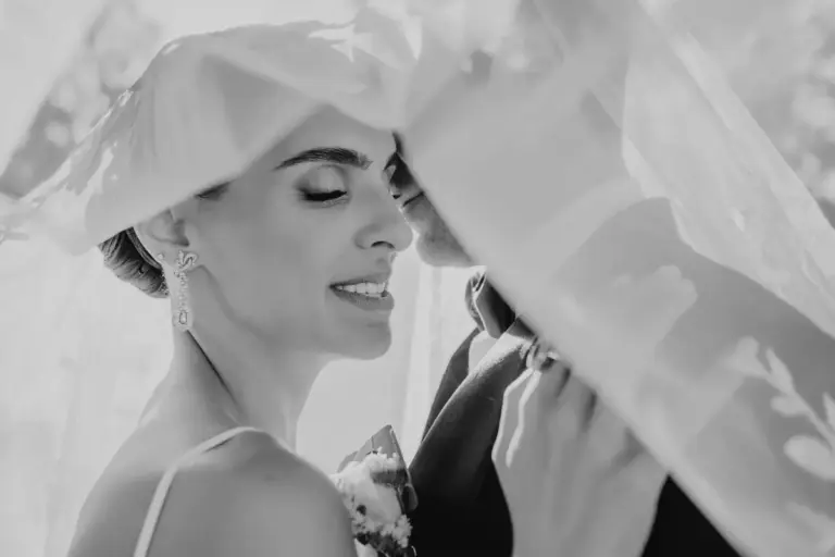 Retratos de los novios en Complejo Aura, León, Guanajuato