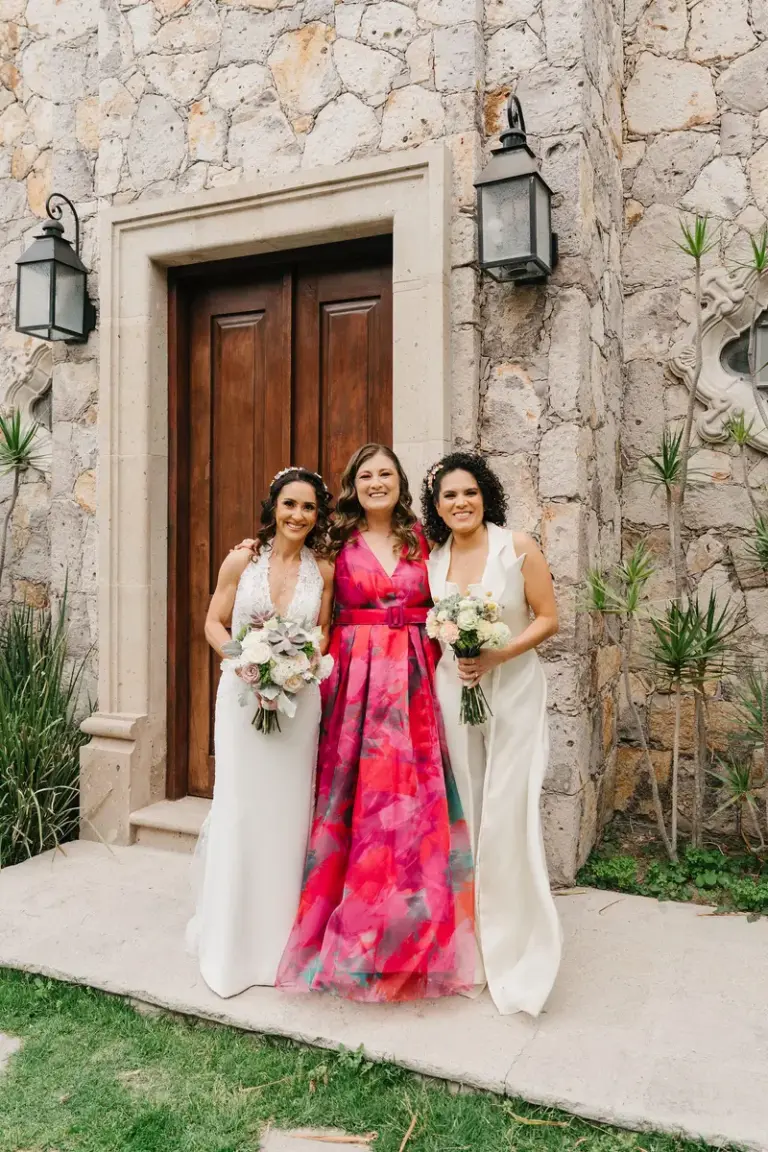 Las novias con sus seres queridos en Hacienda Los Arcángeles, San Miguel de Allende