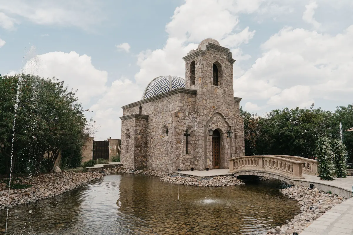 The chapel and stone bridge over the fountain at Hacienda Los Arcángeles, San Miguel de Allende