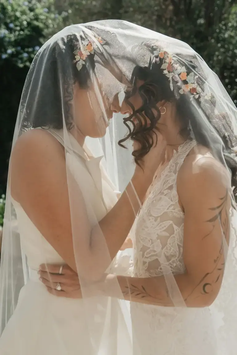 Retrato de las dos novias en Hacienda Los Arcángeles, San Miguel de Allende