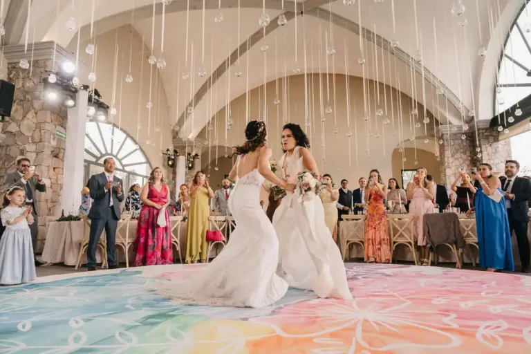 Primer baile de las novias en su boda en San Miguel de Allende
