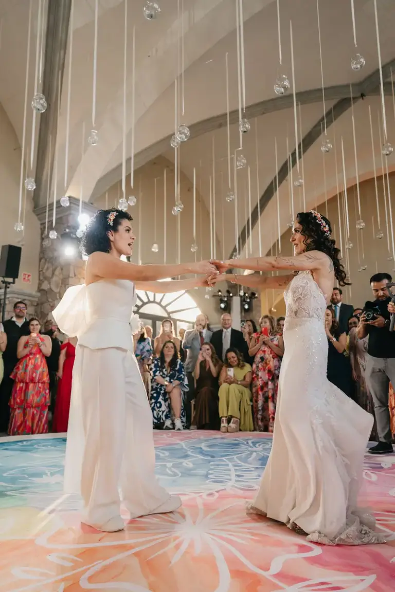 Primer baile de las novias en su boda en San Miguel de Allende