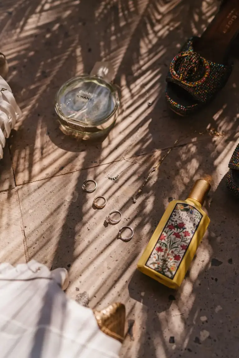 Detalles de novia antes de la boda en Hacienda Los Arcángeles, San Miguel de Allende