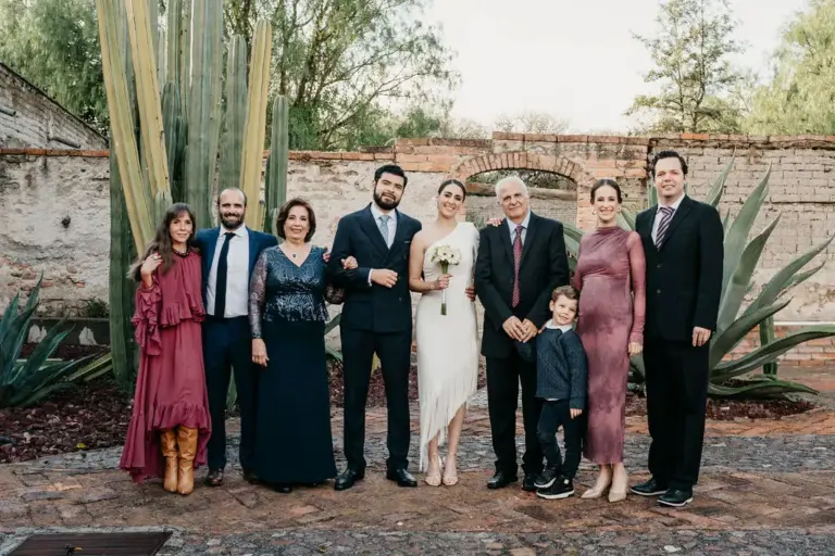 Familia y seres queridos en la boda civil de Ale y Gabriel, Hacienda Sepúlveda