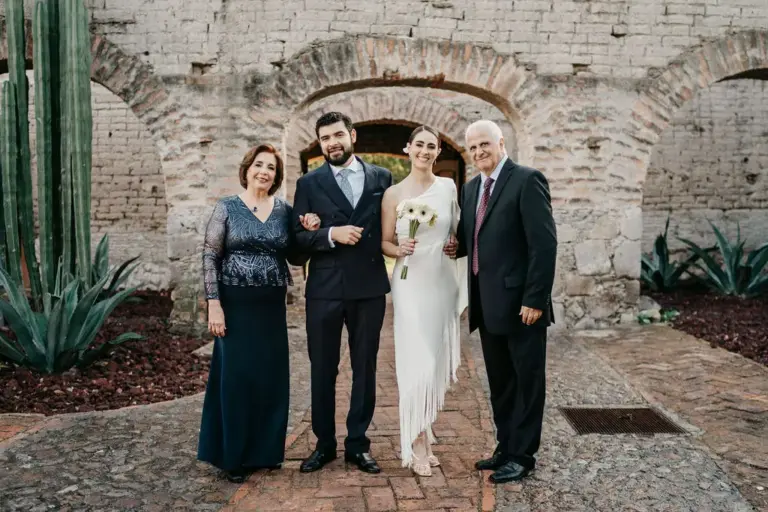 Familia y seres queridos en la boda civil de Ale y Gabriel, Hacienda Sepúlveda