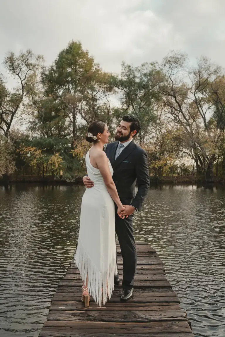 Retratos de la pareja en el lago a la hora dorada, Hacienda Sepúlveda