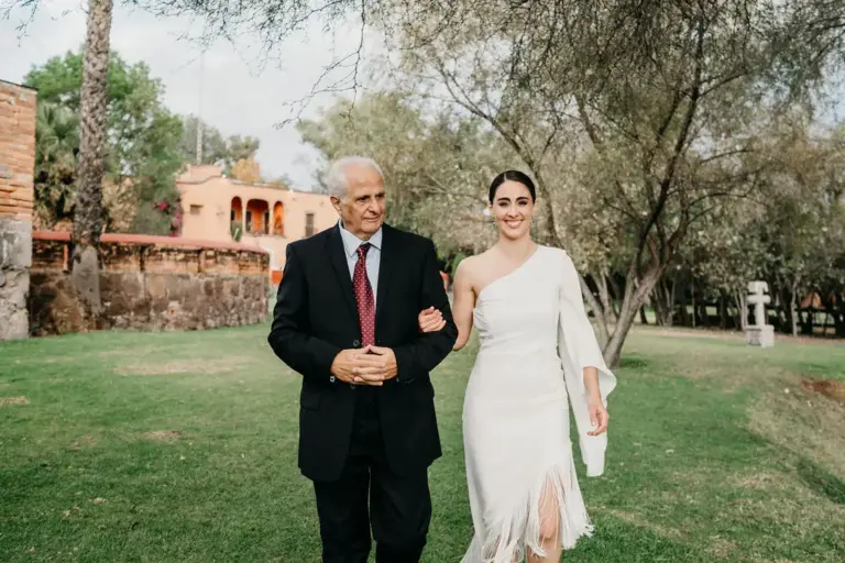 Ceremonia civil en el islote del lago, Hacienda Sepúlveda, Jalisco