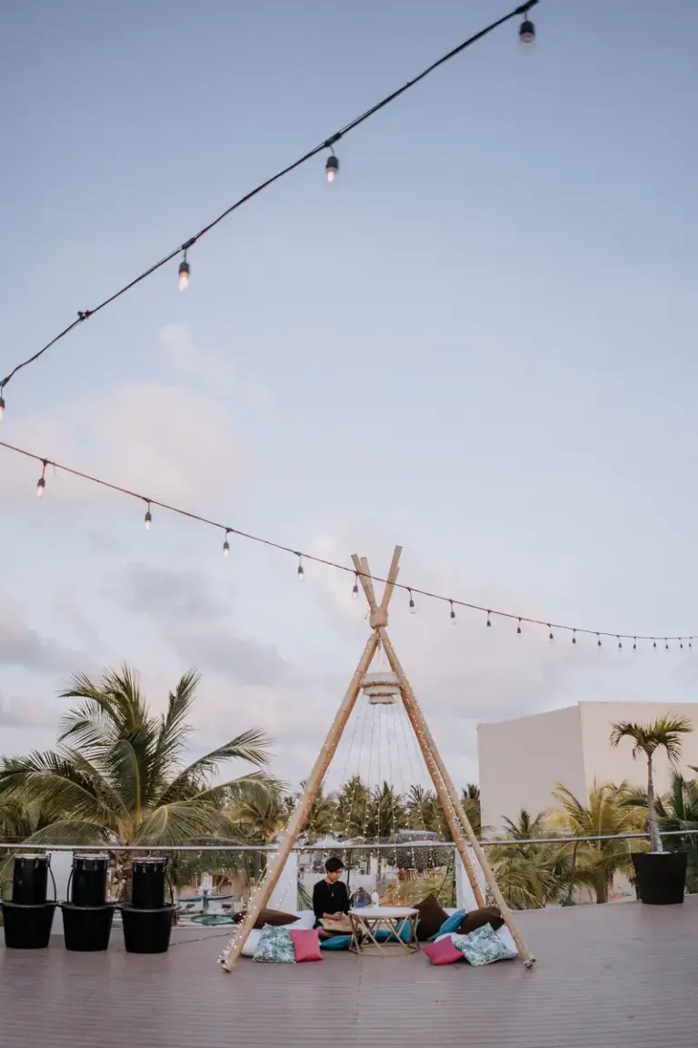 Boda hindú en Royalton Riviera Cancún, la bienvenida y el mehndi: vista general atardecer.