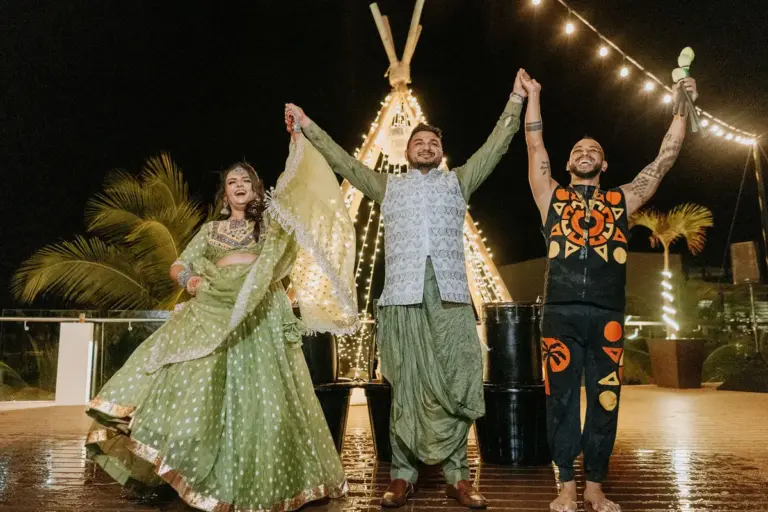 Boda hindú en Royalton Riviera Cancún, la bienvenida y el mehndi: presentación pareja.