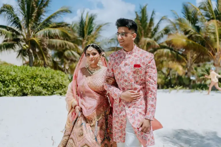 Boda hindú en Royalton Riviera Cancún, el día de la boda: retratos de pareja.