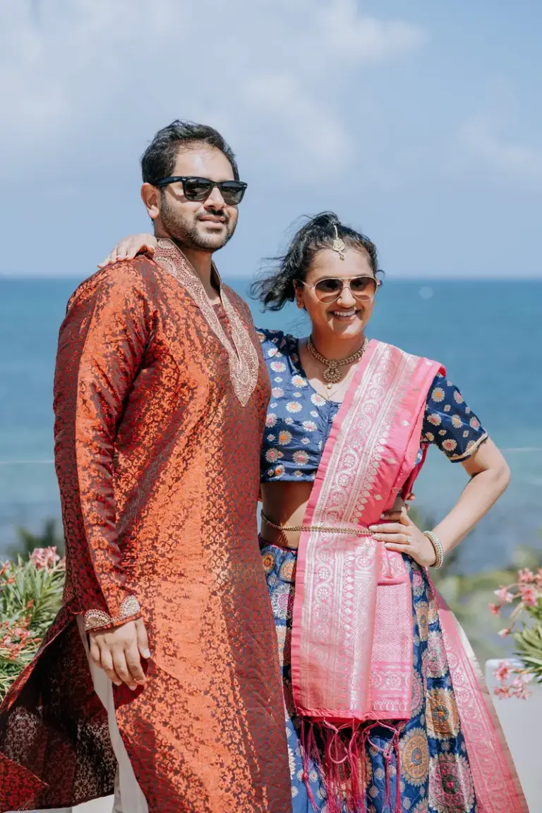 Boda hindú en Royalton Riviera Cancún, la Griha Shanti puja: retrato pareja.