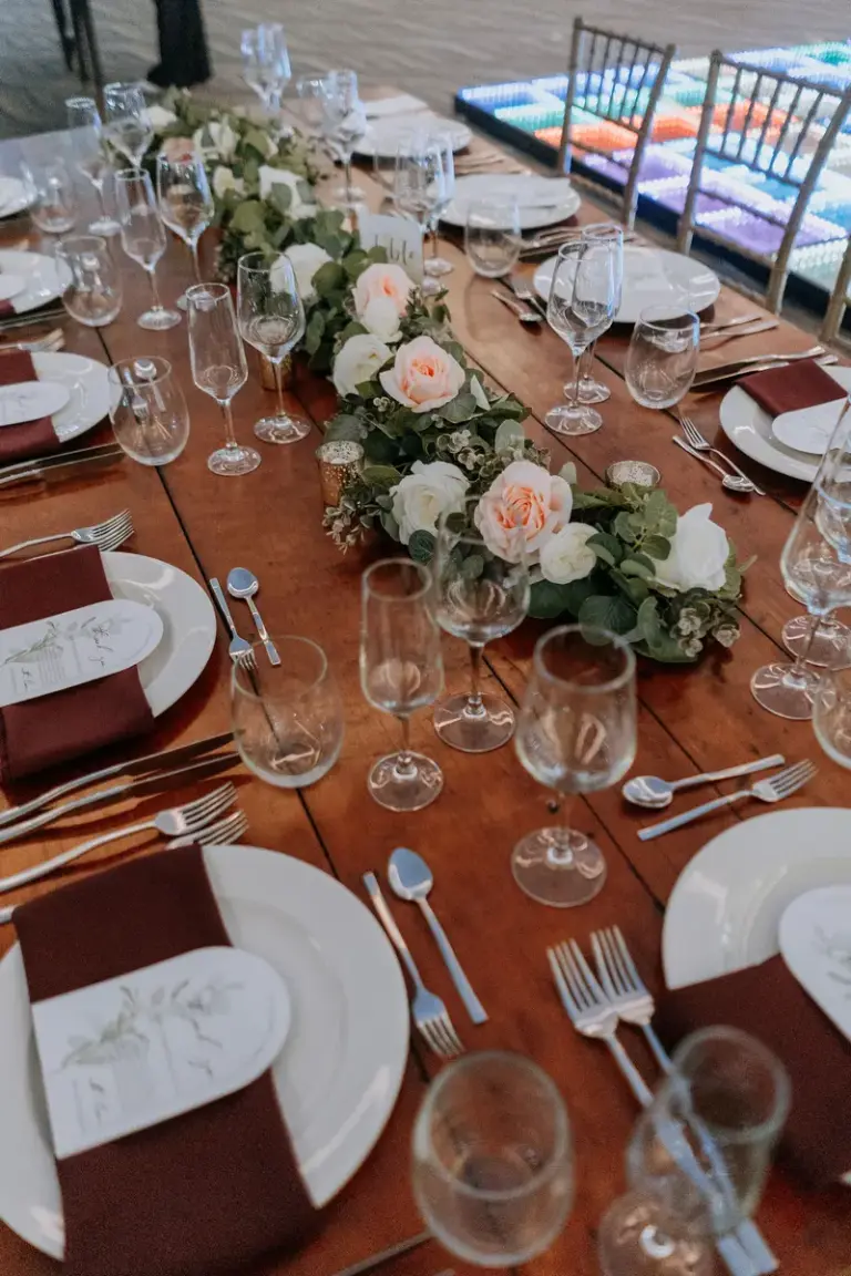 Boda hindú en Royalton Riviera Cancún, la recepción: montaje de mesa.