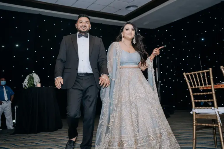 Boda hindú en Royalton Riviera Cancún, la recepción: entrada de novios.