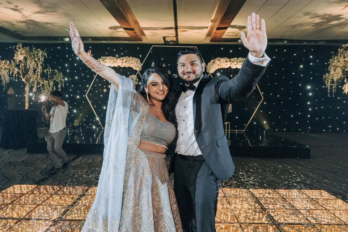 Hindu wedding at Royalton Riviera Cancún, the reception: celebration on the dance floor.