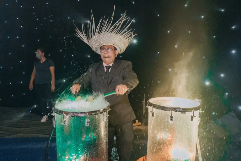 Boda hindú en Royalton Riviera Cancún, la recepción: chispas frías,atmosfera.