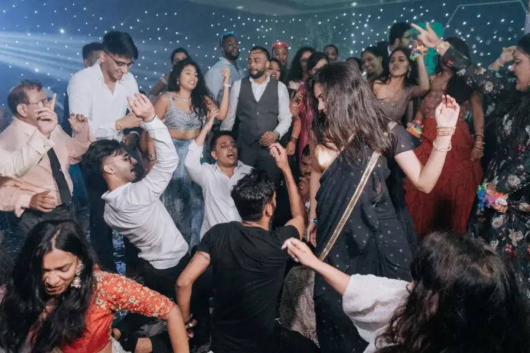 Boda hindú en Royalton Riviera Cancún, la recepción: pista llena.