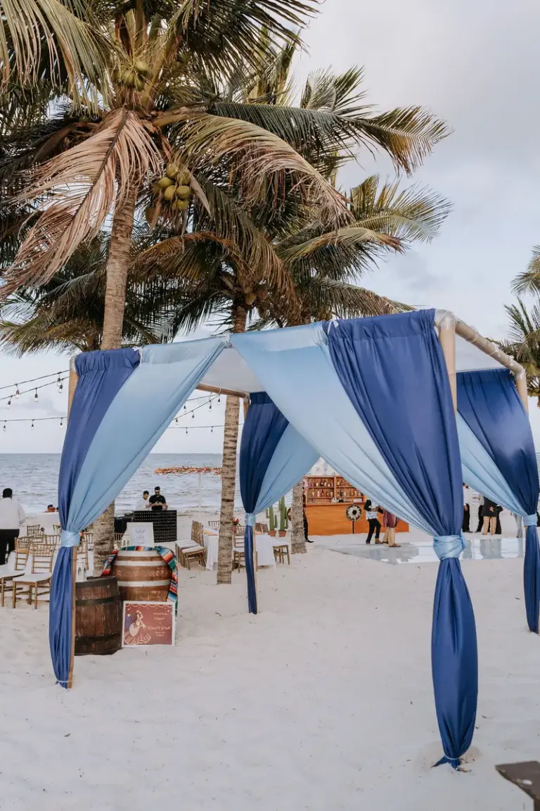 Boda hindú en Royalton Riviera Cancún, el sangeet: montaje , vista general.