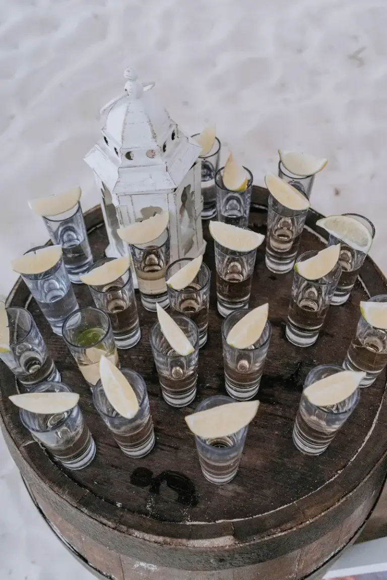 Boda hindú en Royalton Riviera Cancún, el sangeet: montaje , decoración.