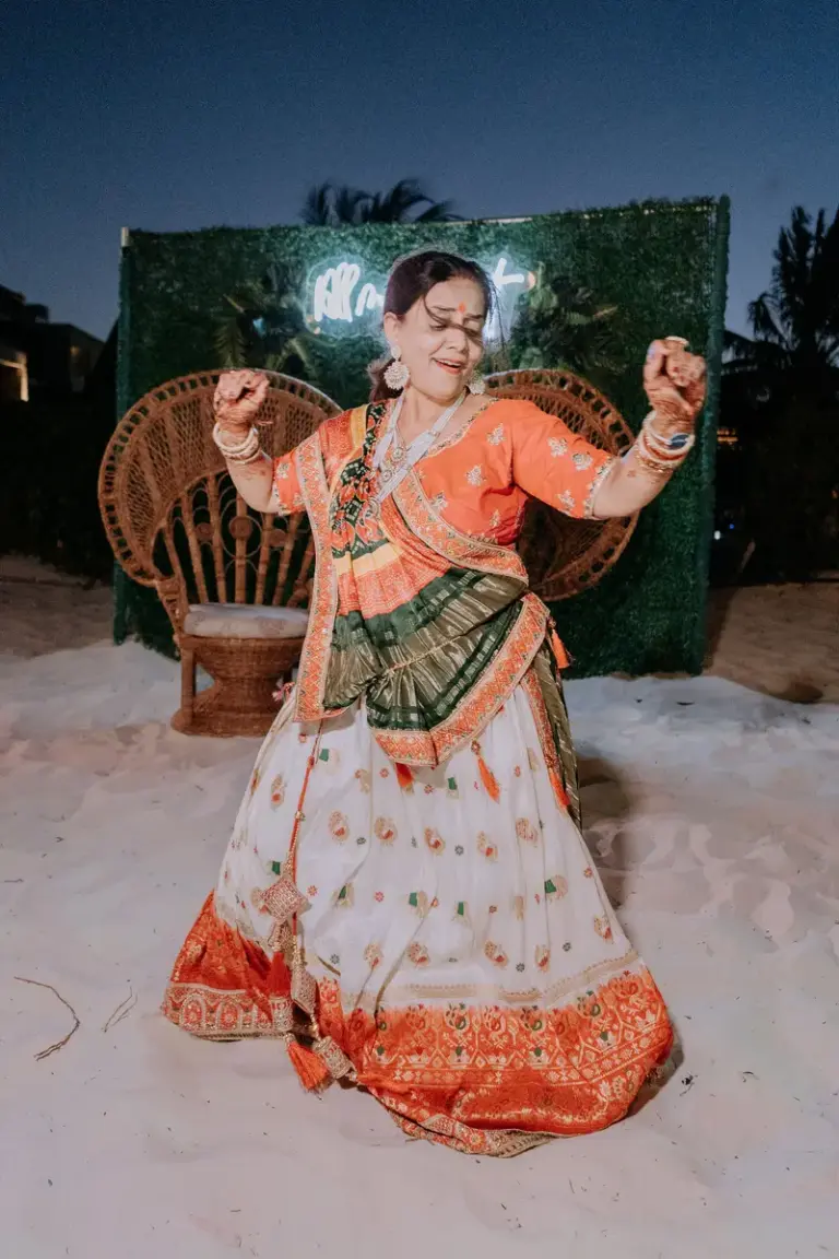 Boda hindú en Royalton Riviera Cancún, el sangeet: escenario , baile solista.