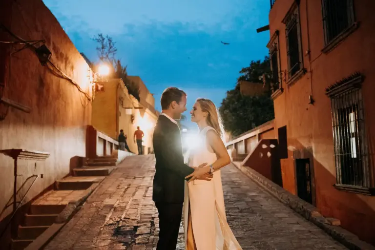 Bienvenida de la boda con tacos y cócteles en Zumo, San Miguel de Allende