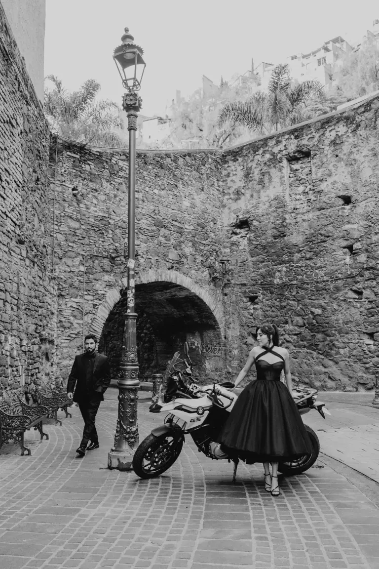 Guanajuato engagement motorcycle street lamp black and white