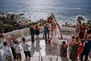 Ceremonia frente al mar en Villa Azul, boda en Puerto Vallarta