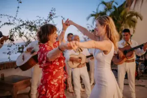 Retratos de familia y hora azul, boda en Villa Azul