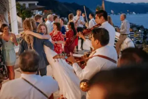 Retratos de familia y hora azul, boda en Villa Azul