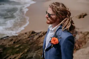 Camino a la playa antes de la ceremonia, boda en Villa Azul, Puerto Vallarta